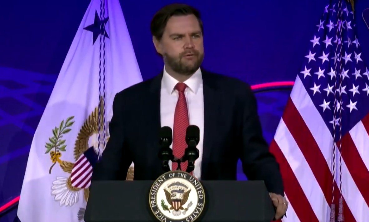 JD Vance, mesaj înainte de Pakistan: Negocieri cu Iran, dar atenție, Teheran
