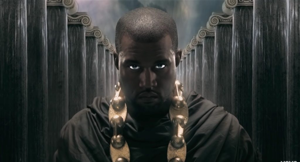 Premierul Marii Britanii, Keir Starmer, și-a exprimat joi preocuparea față de participarea rapperului american Kanye West, cunoscut recent sub numele de Ye, la un festival din Londra, considerând această situație “profund îngrijorătoare”