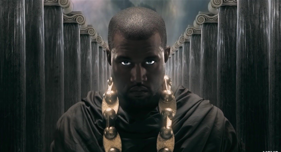 Premierul Marii Britanii, Keir Starmer, și-a exprimat joi preocuparea față de participarea rapperului american Kanye West, cunoscut recent sub numele de Ye, la un festival din Londra, considerând această situație “profund îngrijorătoare”