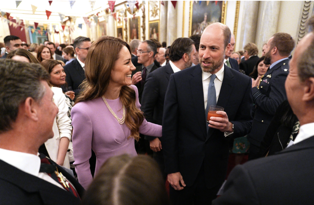 Kate Middleton uimește: Bijuteria Reginei Elisabeta, o apariție cu mesaj