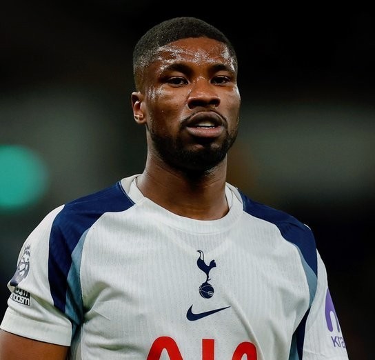 Danso, victima injuriilor rasiste la meci. Tottenham, alături de Kevin