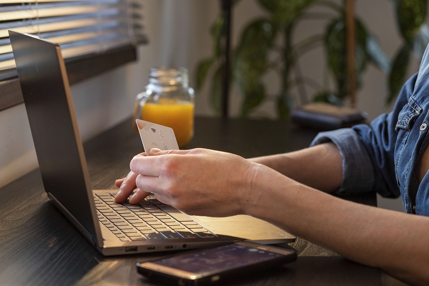 laptop-buletin-IT.jpg - ReactiveNews