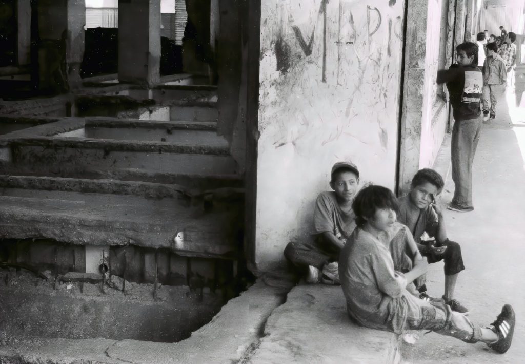 O lege șocantă: Copii de 12 ani, condamnați pe viață la închisoare!