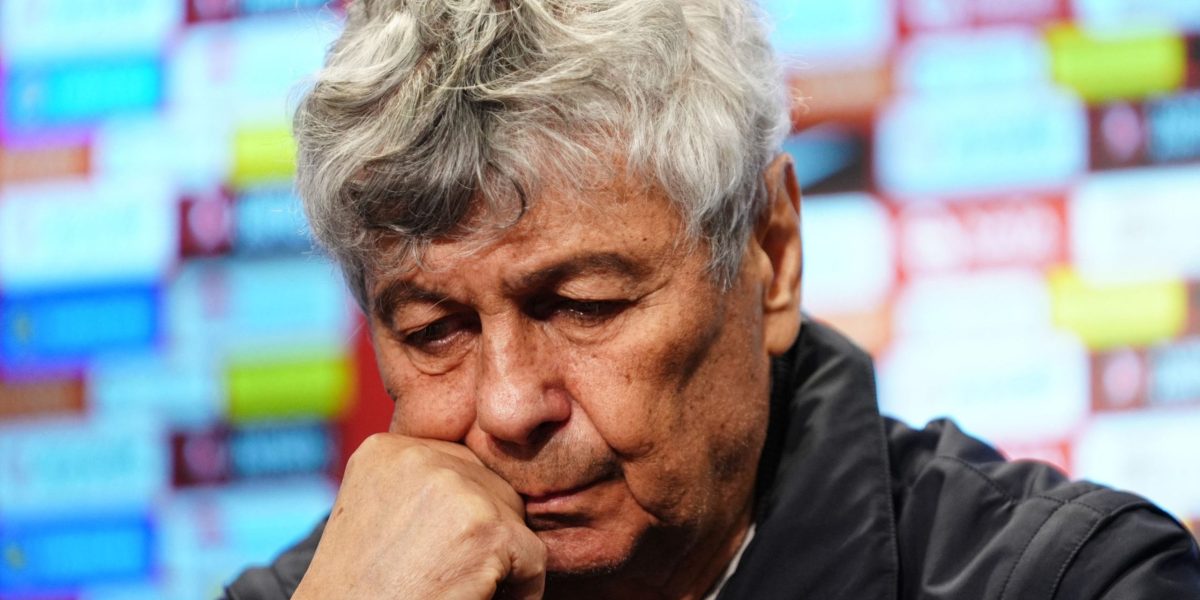 Lucescu, dat afară din propria vilă din centrul Bucureștiului de oameni ai străzii