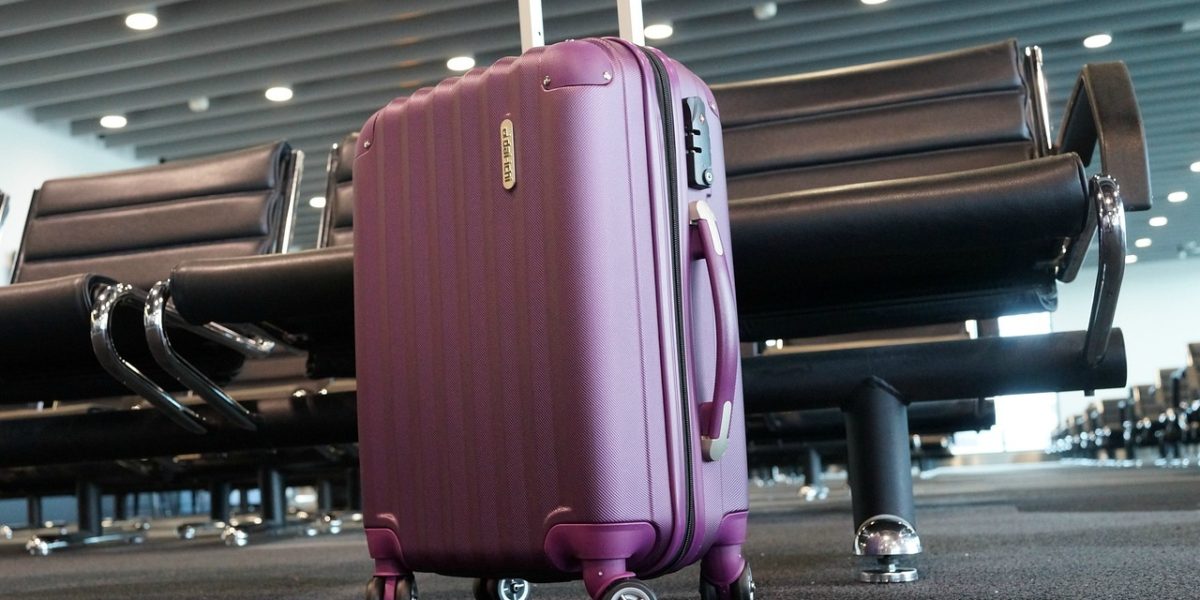 Pierzi valizele în aeroporturi? Google lansează Find Hub, soluția salvatoare