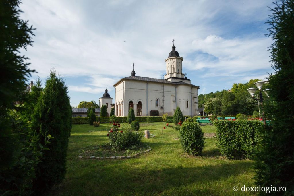 Credincioșii, așteptați la Hlincea: Mănăstirea din Iași își deschide porțile