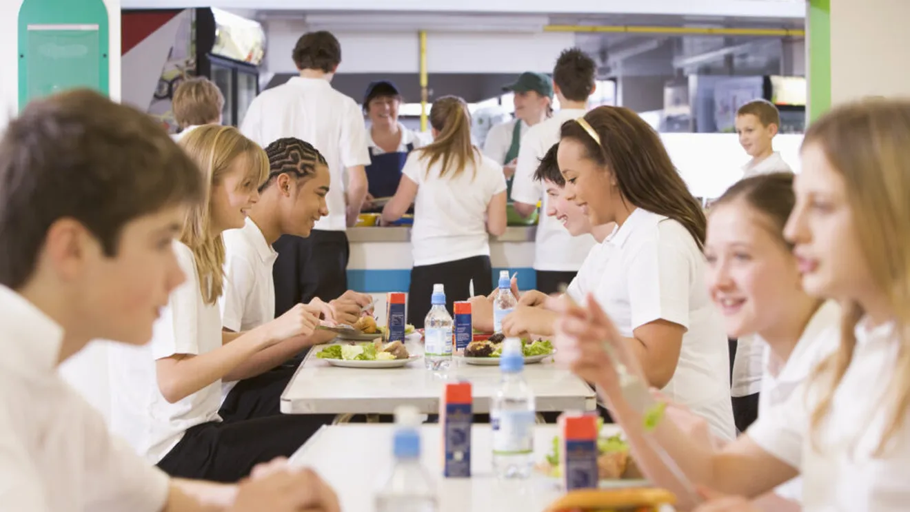 Anglia: Stop zahărului și prăjelilor în școli. Măsuri radicale anti-obezitate