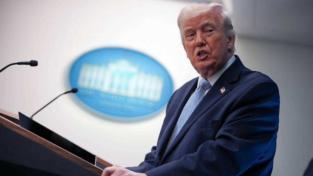 Misterul savanților dispăruți: Trump cere FBI răspunsuri