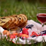 Cât va costa masa de Pașște în 2026? Românii, puși la cheltuială