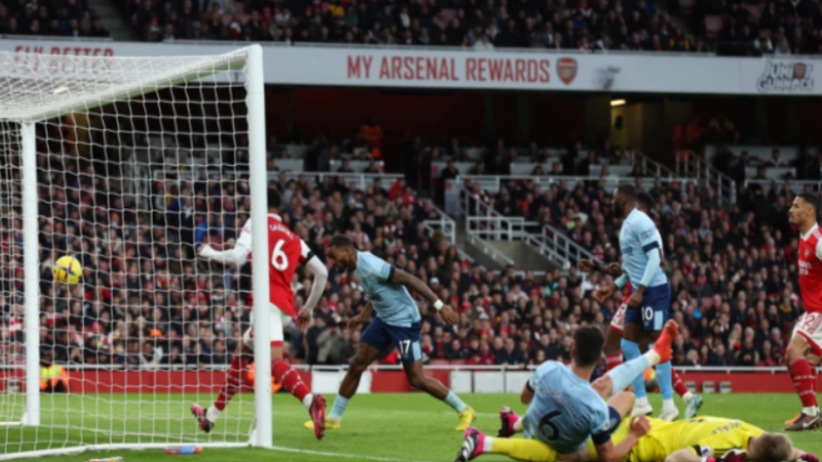 Arsenal, liderul din Premier League, ÎNVINSĂ de modesta Bournemouth