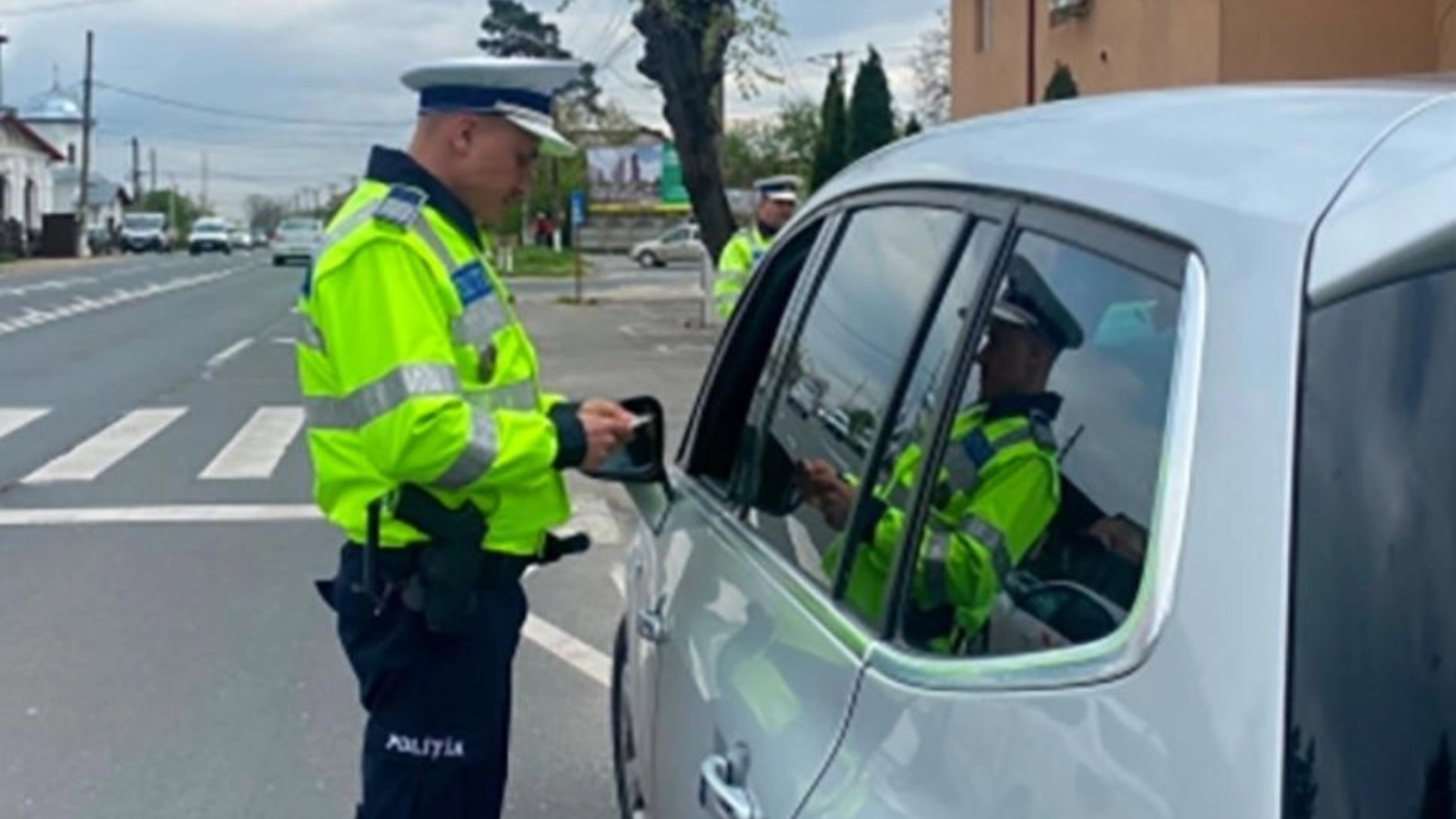 Aproape 750 de permise reținute de poliție în weekend
