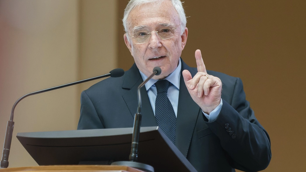 Isărescu, atac dur: „Confuziile” ROBOR, transformate în dușmanul României