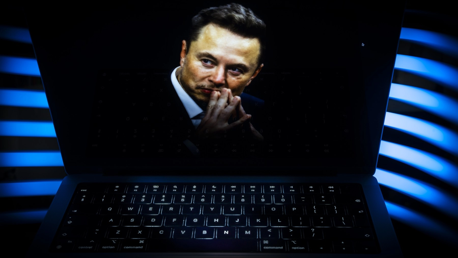 Ultima dorință a adolescentei: Elon Musk, chemat să vorbească despre „Tesla phone”