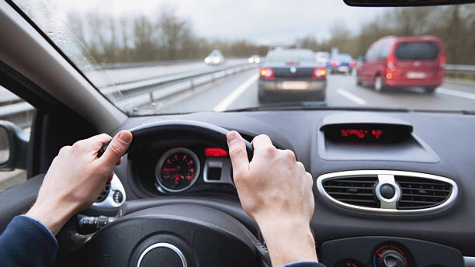 Afacere de transport alternativ, iar scandal sexual: al doilea proces în România