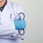 Criza de medici în România: 7 din 10 specialiști fug din țară