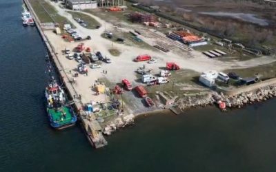 Midia Marine: Contractor ales pentru ranfluarea remorcherului. Recuperarea marinărilor, prioritate