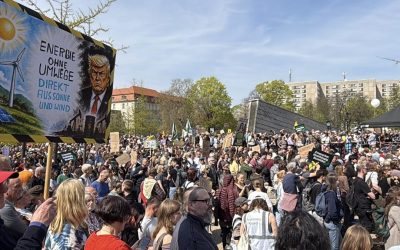 Mii de nemți protestează în Germania: Politica energetică, ținta furiei