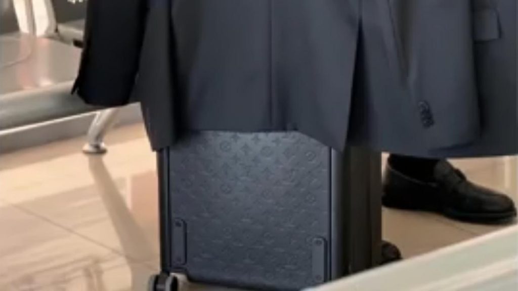 Ministrul Agriculturii, Florin Barbu, cu geamantan Vuitton de 5.000 euro: „Nu știu prețul”