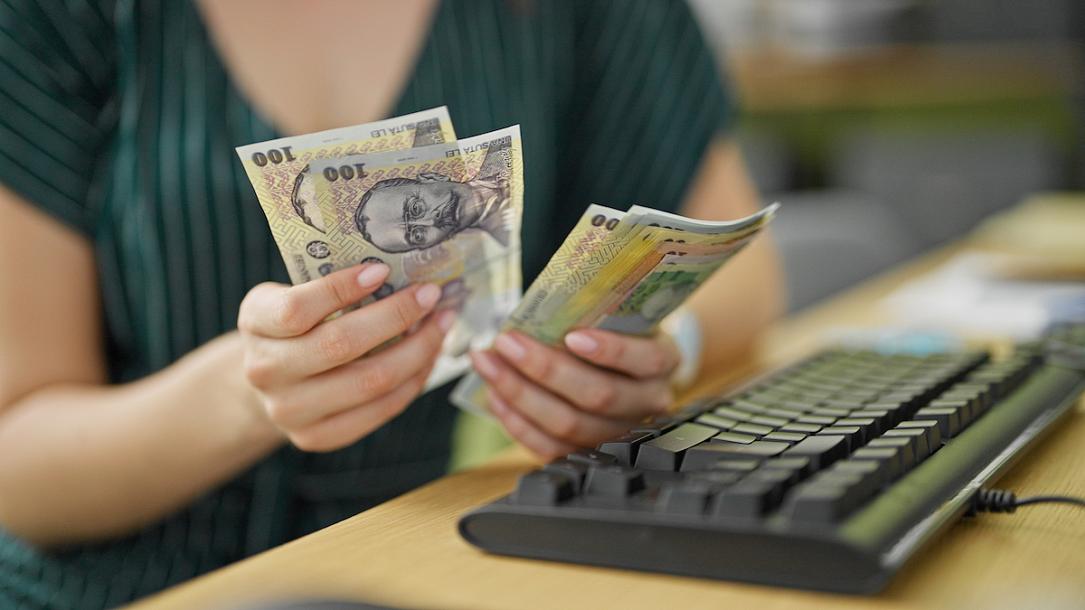 Salariul NET, în scădere cu 5% în România: Ce se întâmplă în februarie