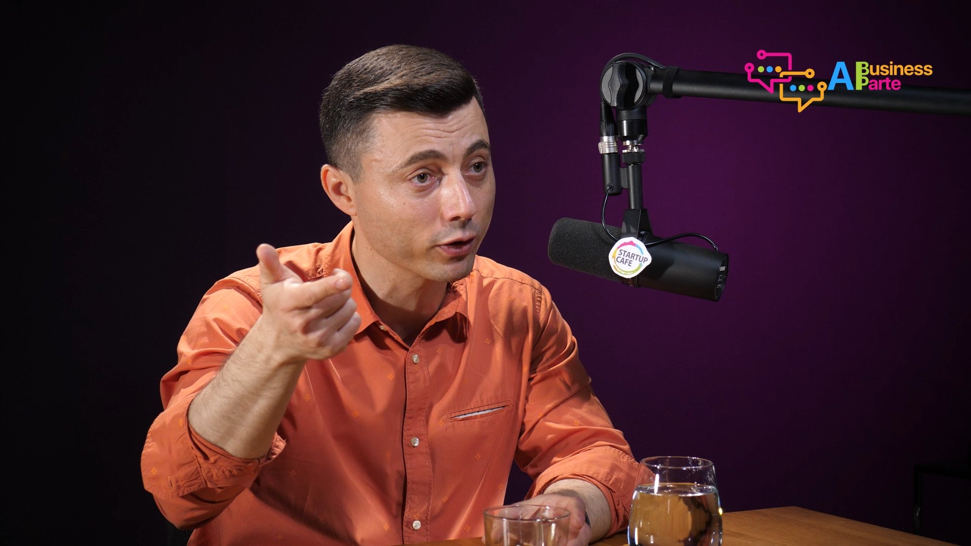 Multe companii de miliarde de dolari nu reușesc să exploateze datele pe care le dețin, consideră Cristi Movilă, fondatorul startup-ului OptiComm.AI