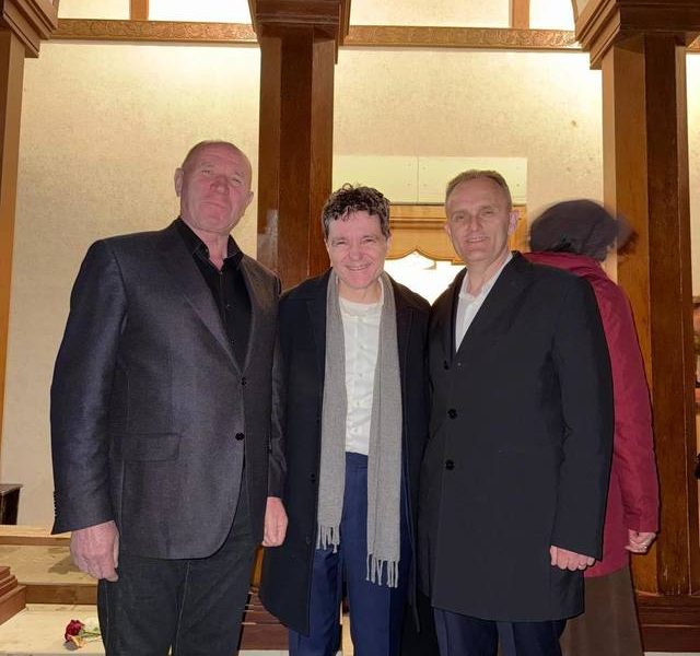 Nicuşor Dan, SURPRIZĂ: „vizită de lucru” la mănăstirea Cornu, alături de PSD-iști