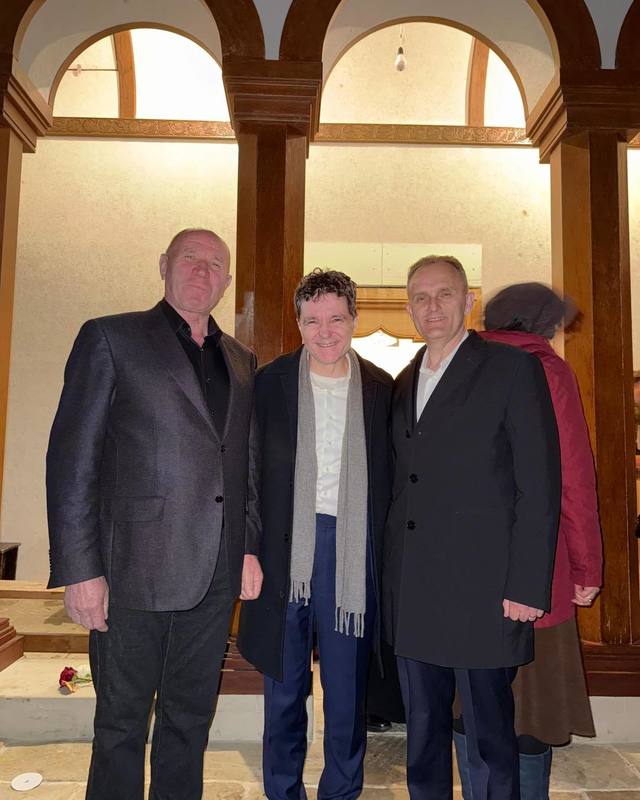 Nicuşor Dan, SURPRIZĂ: „vizită de lucru” la mănăstirea Cornu, alături de PSD-iști