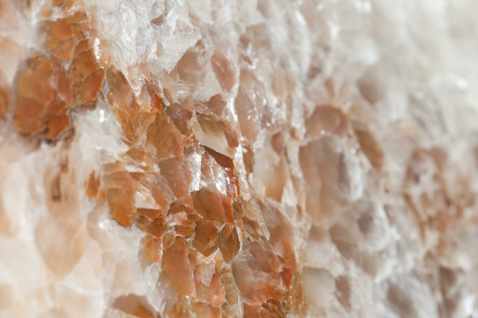 Dolomita sfidează știința: Secretul mineralului, dezvăluit după 200 de ani