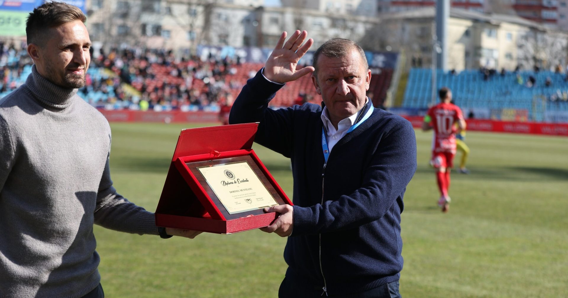 Oțelul Galați – Hermannstadt, meci decisiv în play-out-ul Ligii 1: Dorinel Munteanu vrea victoria pe terenul fostei sale echipe Oțelul Galați primește miercuri, de la ora 15.00, vizita celor de la FC Hermannstadt, într-o partidă crucială din etapa a treia a fazei de play-out a Superligii