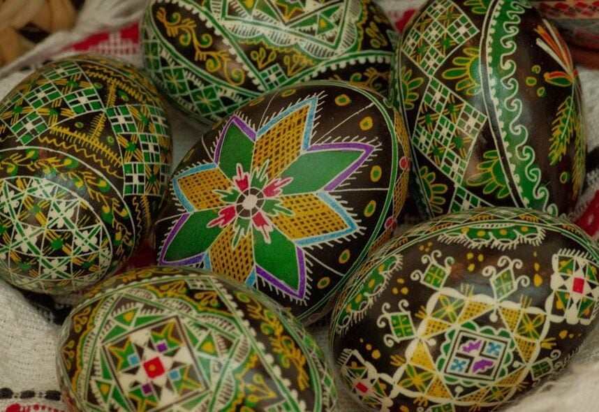 Paștele, misterul ouălor încondeiate: tradiții și semnificații adânci