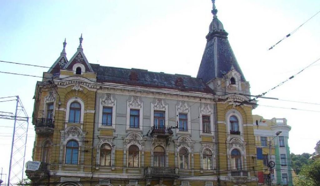Apartament de vis într-un PALAT centenar din Cluj-Napoca, scos la vânzare