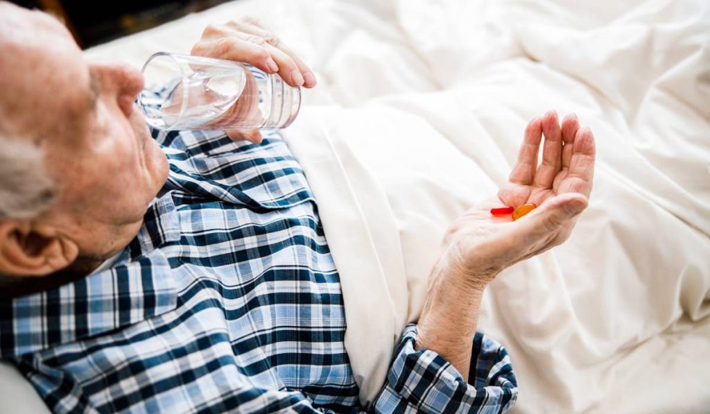 Obiceiuri banale care-ți fac rău: De ce SOMNUL după medicamente e PERICULOS