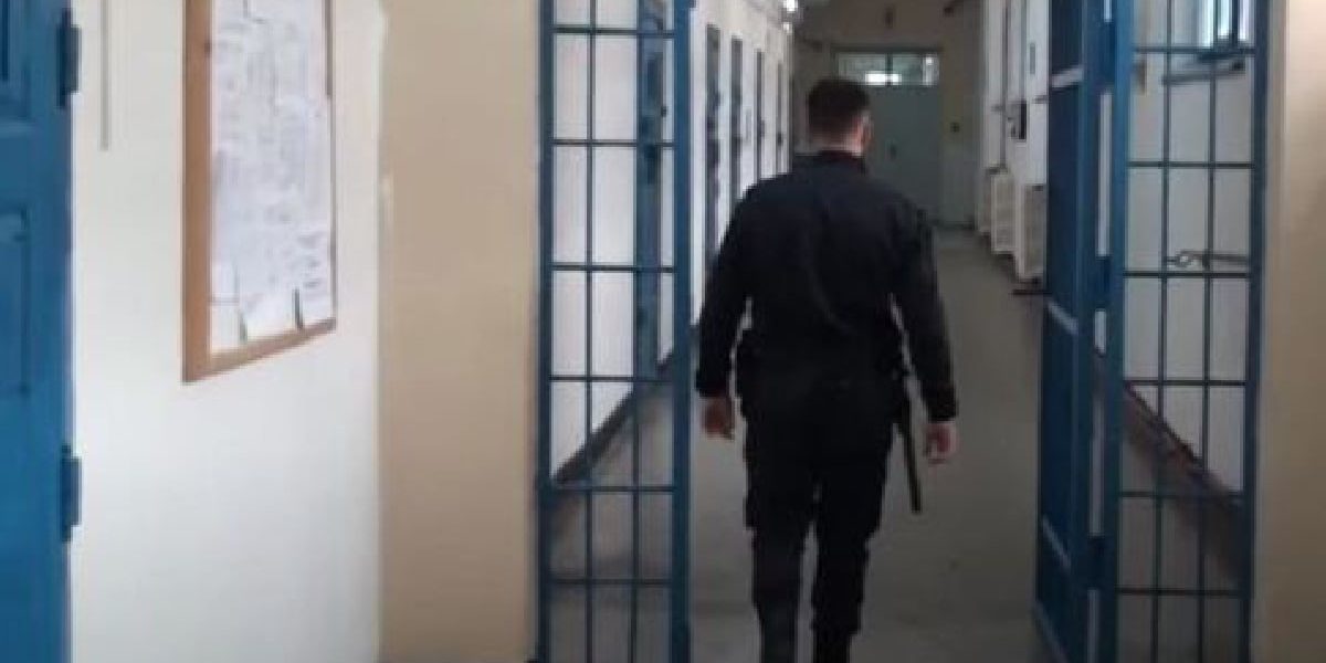 Ouă roșii și cozonac la închisoare: Meniul special de Paște pentru deținuți