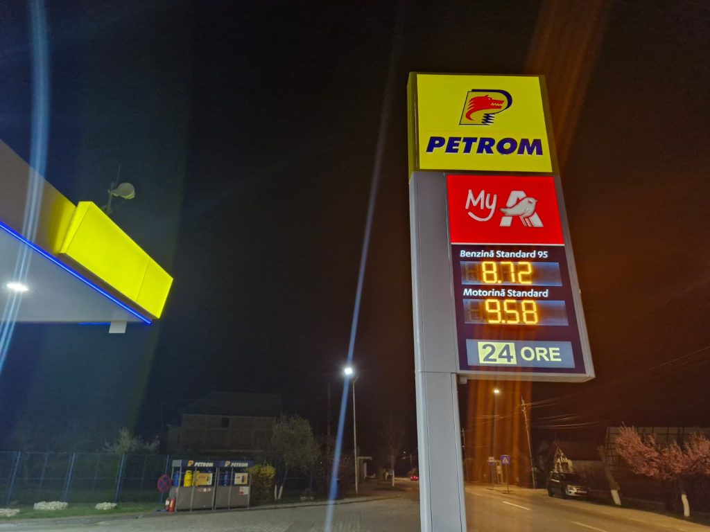 Petrom a redus prețurile la pompă pentru benzină și motorină, o mișcare considerabilă într-un context de volatilitate pe piața carburanților