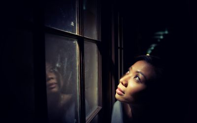 Gânduri negre peste noapte: Cum să le înfrunți și să dormi liniștit