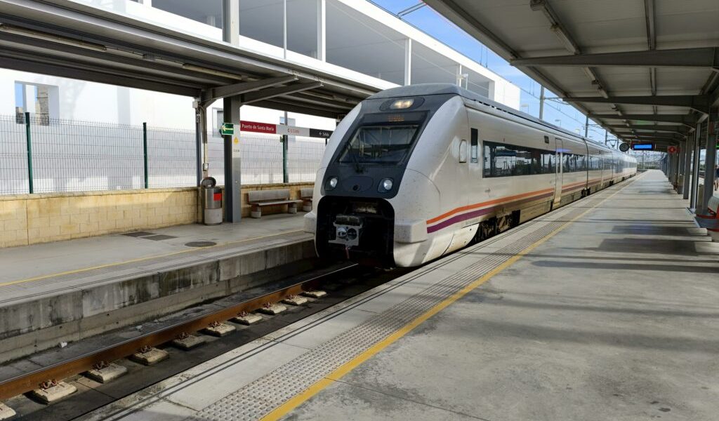 Călătorii GRATUITE prin Europa: 40.000 de abonamente de tren pentru tineri