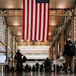 Robot industrial, genunchi bionic și meteorit din 1576: comorile pierdute prin aeroporturile americane