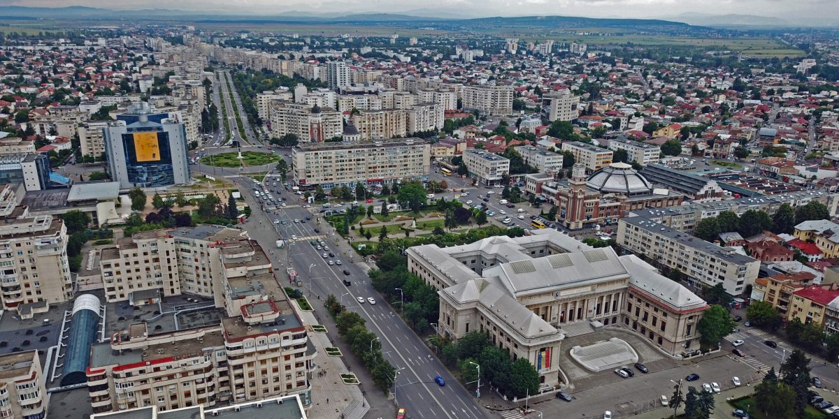 Tinerii din Ploiești, în 2026: Opțiuni puține, viitor incert?