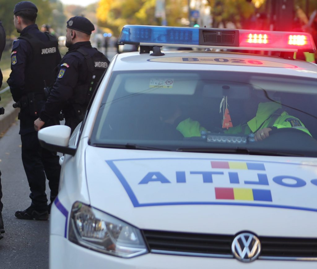 Doi Bărbați, REȚINUȚI după TÂLHĂRIE armată la o sală de jocuri din Galați