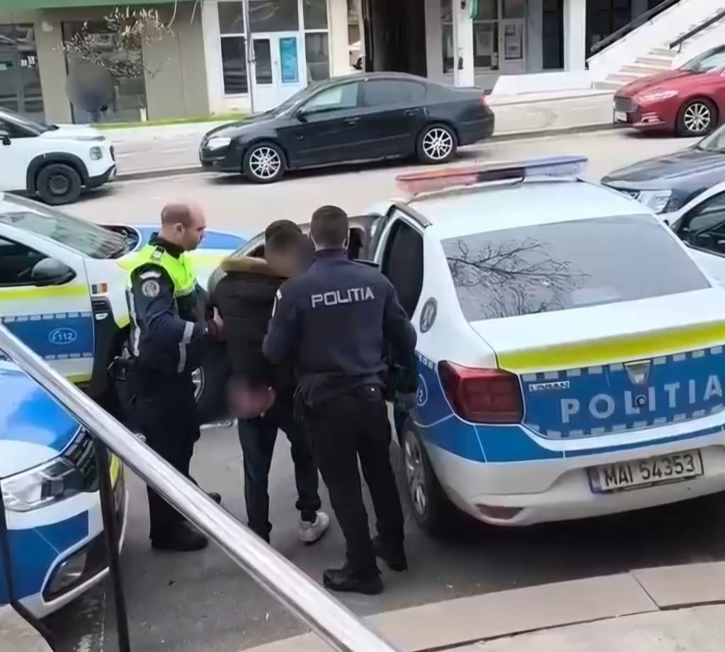 Tânăr, arestat după ce a lovit un polițist, pentru… muzică
