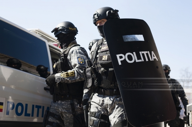Tânăr, arestat pentru precursori explozivi: Polițiștii, 72 kg de substanțe toxice