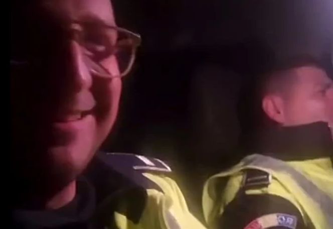 Manele în autospeciala MAI: Polițiștii cântă „Să sară permisele”