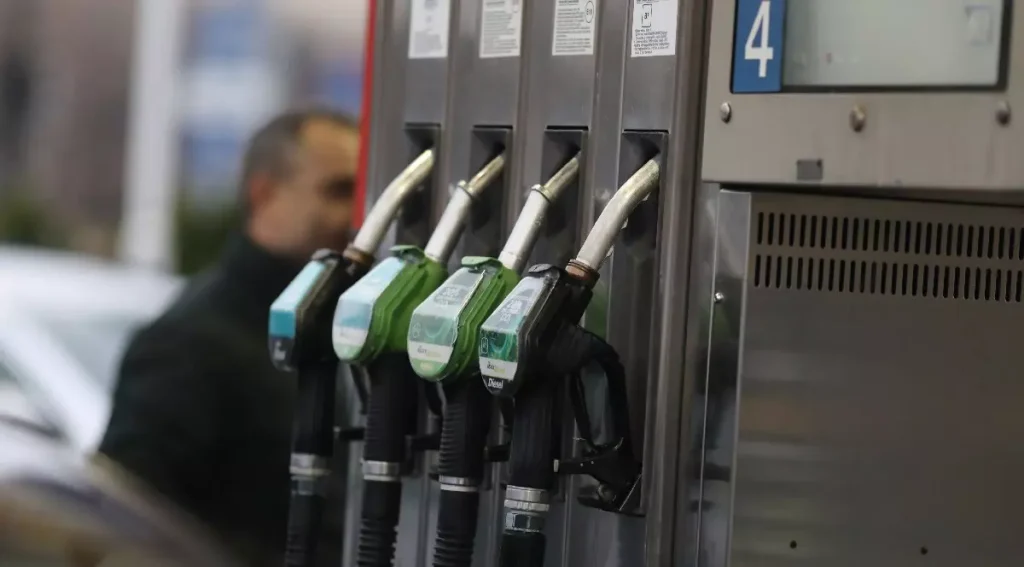 Prețuri explozive la carburanți, 20 aprilie 2026: Cât scoți din buzunar pentru un plin? Efectele crizei de kerosen