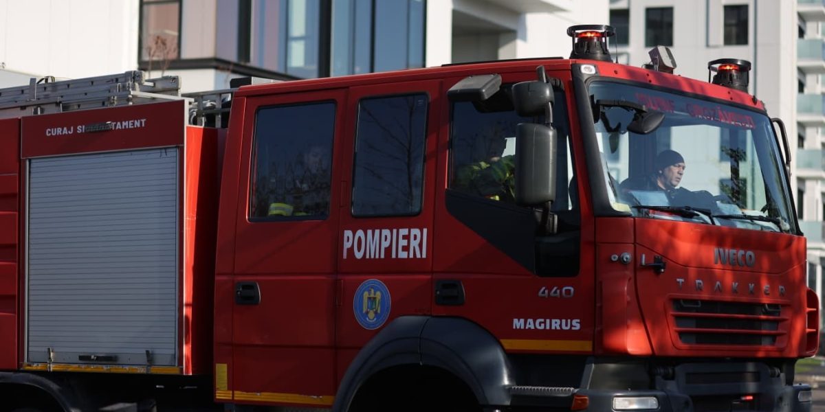 mii de întregistrări ale pompierilor în weekendul de Florii: sute de incendii și aproape 4000 de persoane asistate