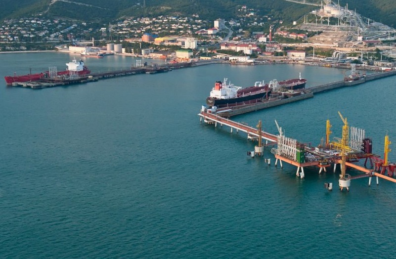 portul Novorossiisk, sursă de țiței kazah în România, avariat de drone ucrainene și livrările se opresc