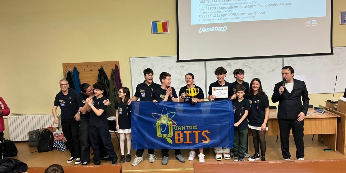 Tinerii inventează o aplicație din unelte arheologice tradiționale pentru a câștiga la Campionat