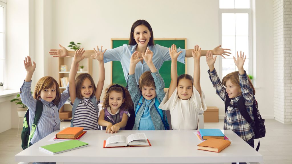 Profesor debutant, umilit de salariu: Câștigă sub un casier! România dezamăgește!