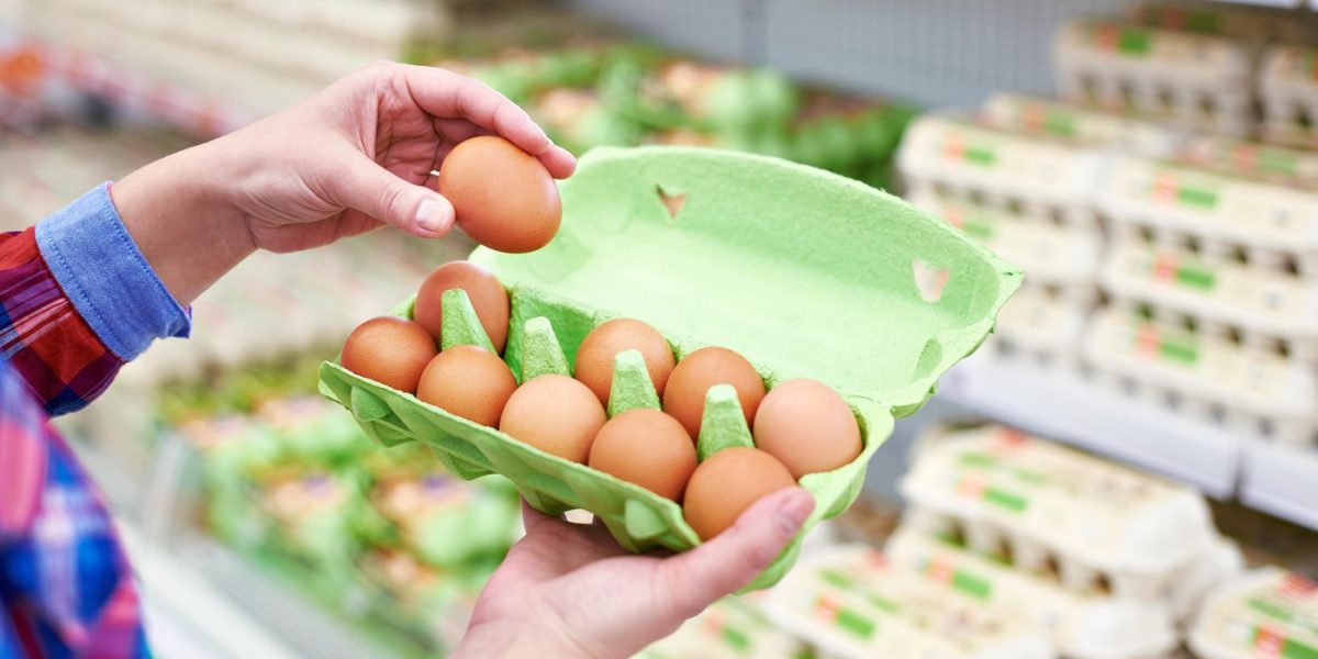 Ouăle s-au scumpit: Motivul ascuns și alternativa găsită de români