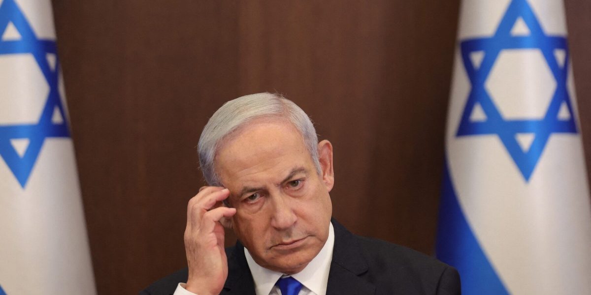 Netanyahu cere amânarea depoziției, acuzat de corupție în proces