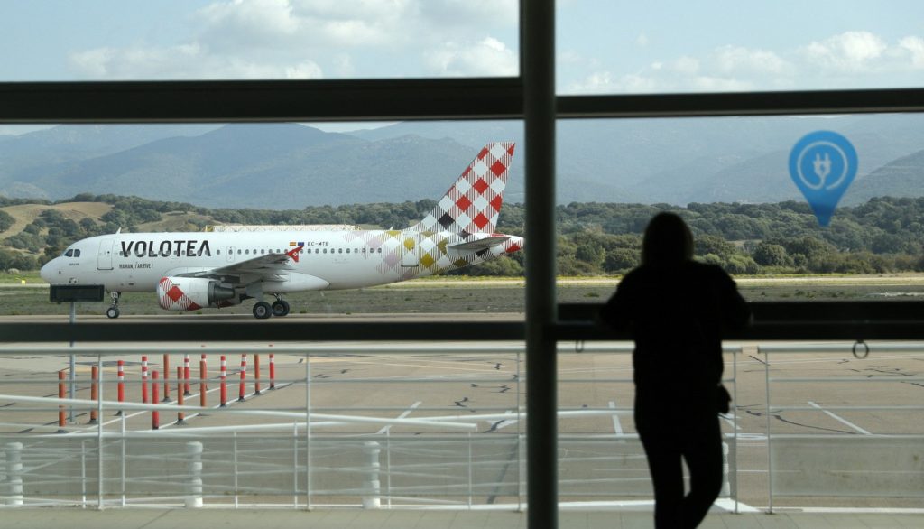 Companie aeriană introduce taxă suplimentară: Pasagerii vor plăti și retroactiv