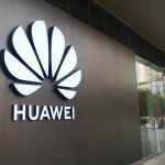 Huawei sfidează Apple și Samsung cu telefonul pliabil: Ce ascunde?